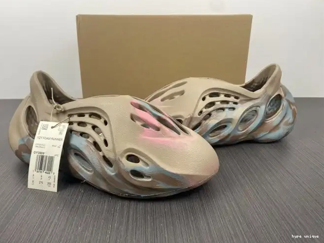 hype GY3969 Yeezy Adidas Runner Foam 0519